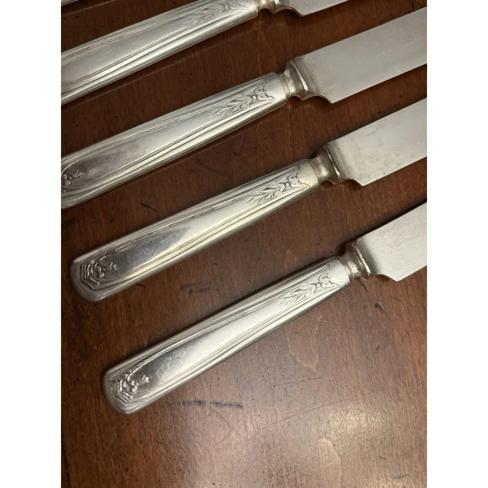 Vintage Tudor Plate Oneida‎ Mary Stuart 18-Pc Silverplate Flatware Service for 6